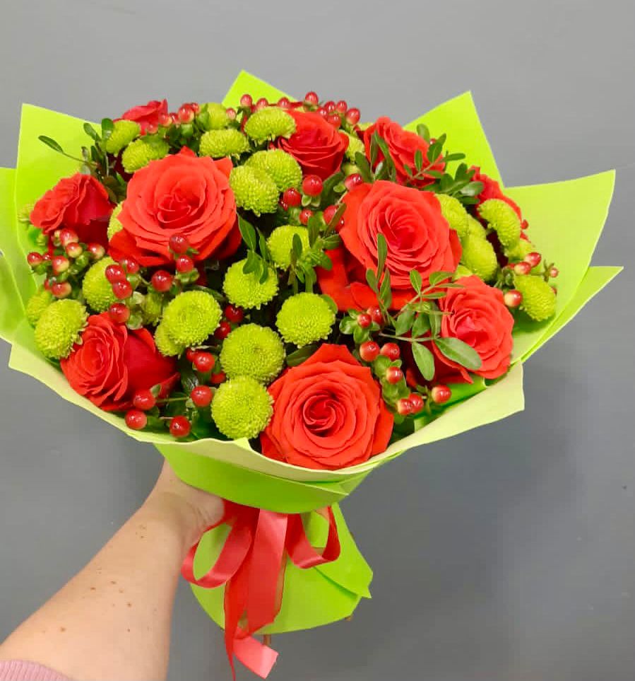 Букет цветов из: Хризантемы и Розы в Ильинке Новокузнецк