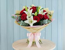 Букет цветов из:  Лилии и Розы в Ильинке Новокузнецк