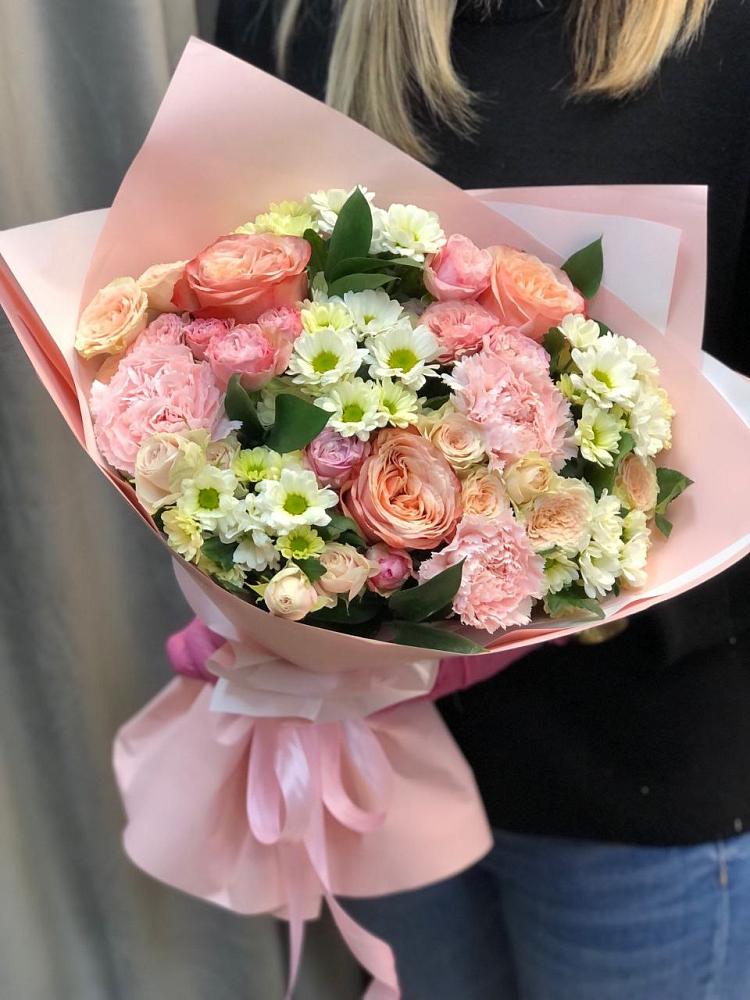 Букет цветов из: Гвоздики, Розы и Хризантемы в Ильинке Новокузнецк