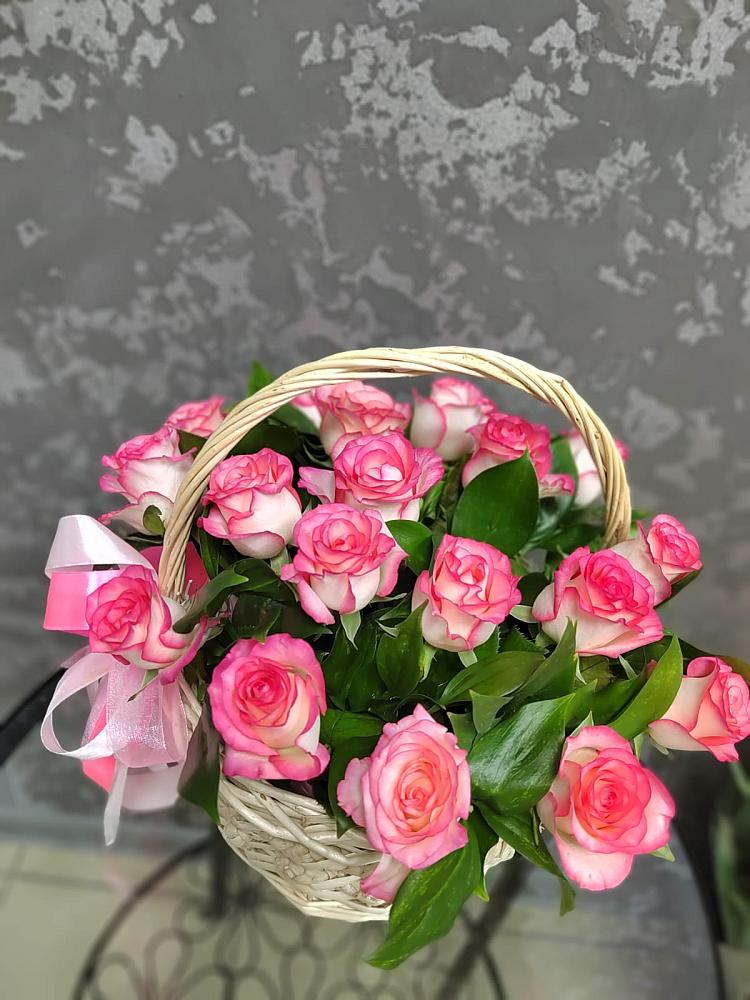 Цветочная композиция из Розы в корзине в Ильинке Новокузнецк