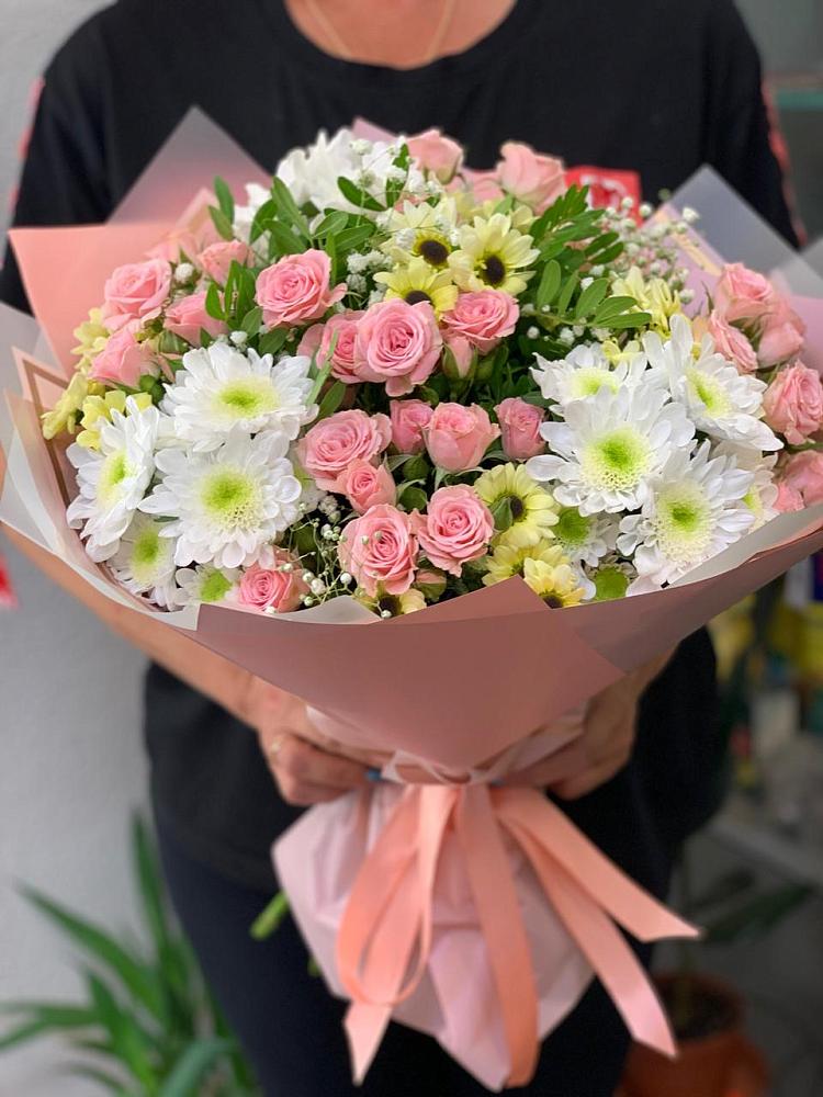 Букет цветов из: Розы и Хризантемы в Ильинке Новокузнецк