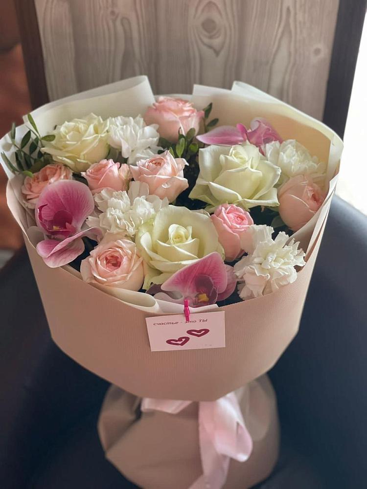 Букет цветов из: Орхидеи, Розы и Гвоздики в Ильинке Новокузнецк