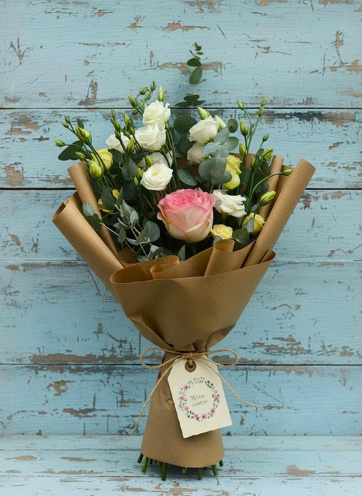 Букет цветов из: Розы и Лизиантусы в Ильинке Новокузнецк