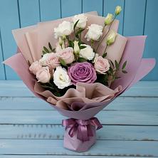 Букет цветов из:  Розы и Лизиантусы в Ильинке Новокузнецк