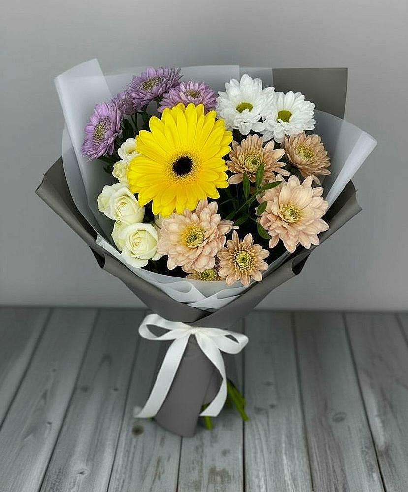 Букет цветов из: Розы, Герберы и Хризантемы в Ильинке Новокузнецк