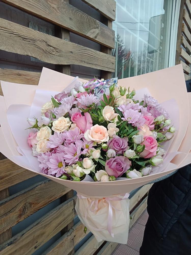 Букет цветов из: Розы и Хризантемы в Ильинке Новокузнецк