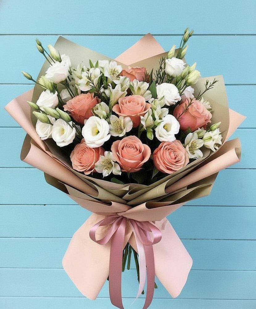Букет цветов из: Розы, Альстромерии и Лизиантусы в Ильинке Новокузнецк