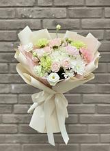 Букет цветов из:  Гвоздики, Розы, Лизиантусы и Хризантемы в Ильинке Новокузнецк