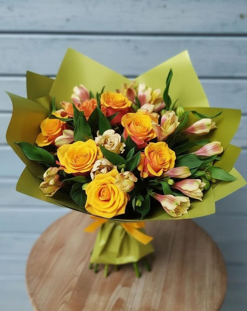 Букет цветов из: Альстромерии и Розы в Ильинке Новокузнецк