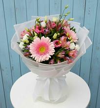 Букет цветов из:  Герберы, Альстромерии и Лизиантусы в Ильинке Новокузнецк