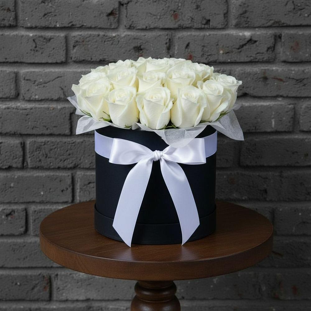 Цветочная композиция из Розы в шляпной коробке в Ильинке Новокузнецк